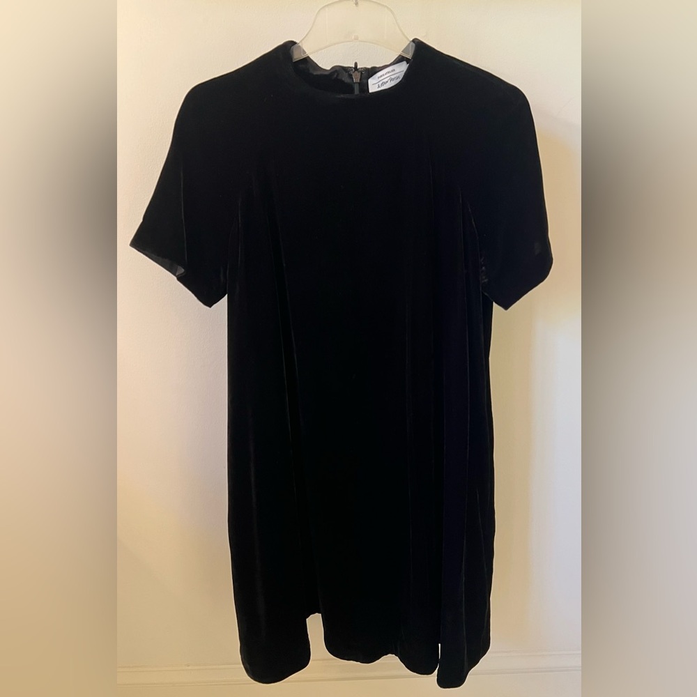 & Other Stories Black Crushed Velvet A- Line Dress - Picture 4 of 7